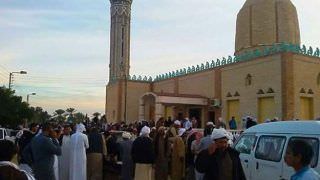 Egito inicia luto oficial por vítimas do ataque à mesquita; mais de 200 morreram