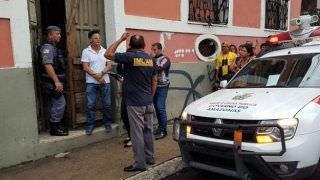 Mulher é morta com facada no pescoço pelo companheiro, no Centro de Manaus