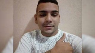 Jovem é morto com tiro no rosto por dupla em moto, no São José
