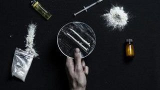 Expectativa de vida nos EUA cai e número de mortes causadas por overdose sobe