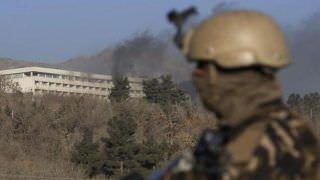 Forças afegãs matam um dos terroristas que atacaram hotel de luxo em Cabul