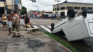 Colisão entre carros deixa homem ferido na Zona Sul de Manaus