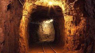 Centenas de trabalhadores ficam presos em mina de ouro na África do Sul