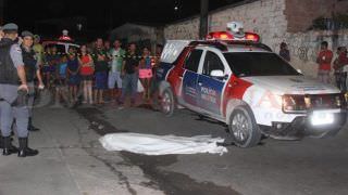 ‘Justiceiros’ matam suspeita de assalto a ônibus em Manaus; grávida e duas crianças são baleadas no tiroteio
