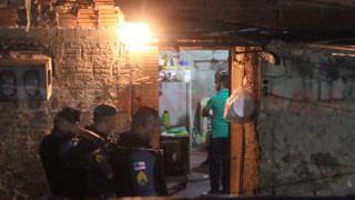 Casal é executado e adolescente fica ferida após criminosos invadirem casa no ‘Mutirão', Zona Norte de Manaus