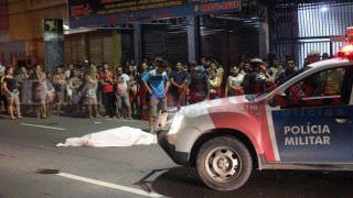 Mulher morre e homem fica ferido após atropelamento na Avenida Autaz Mirim, em Manaus