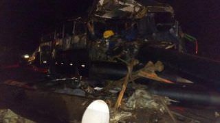 Acidente com ônibus, carreta e caminhonete mata seis pessoas na BR-116