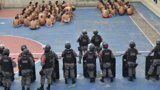 Seap e Polícia Militar do Amazonas realizam procedimento de revista no CDPM