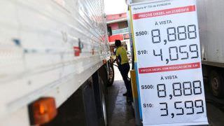 Preço do diesel diminui, mas ainda não chega às bombas R$ 0,46 menor