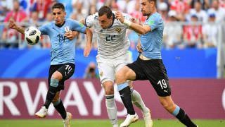Uruguai vence a Rússia por 3 a 0 e fica em primeiro no grupo A