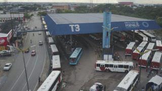 Após sete dias de greve, mais de 60 ônibus são depredados em Manaus