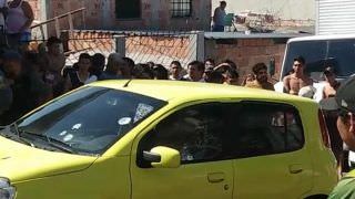 Homem é executado a tiros dentro de carro em Manaus