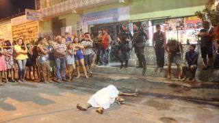 Homem é assassinado a tiros em bar, na Zona Leste de Manaus