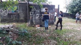 Homem é encontrado morto com 11 facadas em terreno, no Monte das Oliveiras