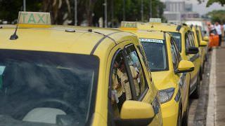 Proposta diminui Imposto de Renda de taxistas para compensar perdas com aplicativos
