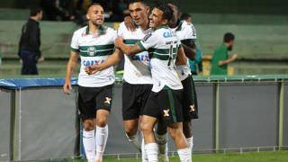 Coritiba bate o Avaí e volta a vencer na Série B após três rodadas