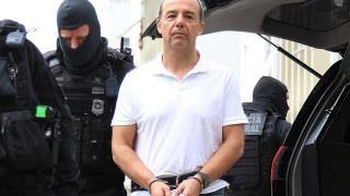 Flagrado com dinheiro na cadeia, Sérgio Cabral é punido