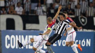 Bahia bate Botafogo nos pênaltis e pega Atlético-PR nas quartas da Sul-Americana