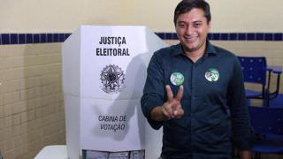 “Hoje é o dia do povo do Amazonas votar e fazer história”, diz confiante Wilson Lima