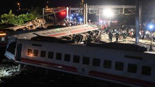 Trem descarrila em Taiwan deixando 17 mortos e ao menos 132 feridos
