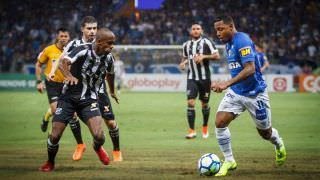 Com gols de Arthur, Ceará bate Cruzeiro no Mineirão em jogo adiado do Brasileirão