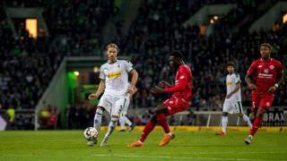 Borussia Mönchengladbach goleia o Mainz e assume a vice-liderança do Alemão