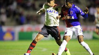 Flamengo goleia o Paraná e dorme na vice-liderança da Série A