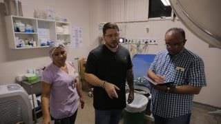 Vice-governador e secretário de Saúde inspeciona Maternidade Ana Braga