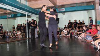 Projeto 'Rosas' da UEA abre inscrições para aulas de dança de salão