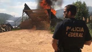 PF incinera quase três toneladas de cocaína apreendida no Paraná