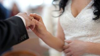 Sancionada lei que proíbe casamento de menores de 16 anos