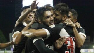 Vasco vence o Internacional e fatura primeira vitória no Brasileirão