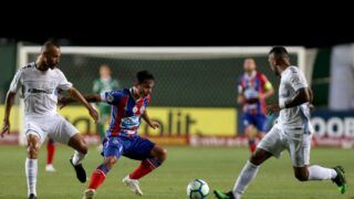 Bahia vence time misto do Grêmio e encosta nos líderes do Brasileirão