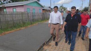 Wilson Lima visita área de exploração de gás natural em Tefé  