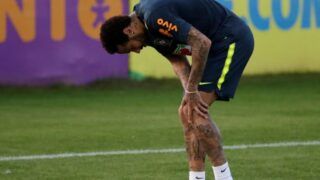 Neymar se recupera de desconforto no joelho e volta a treinar