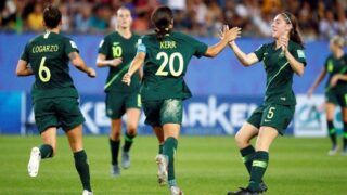 Austrália fica em segundo do grupo e vai às oitavas de final