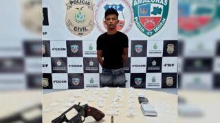 Jovem é preso com arma de fogo, munições e drogas em Manaus