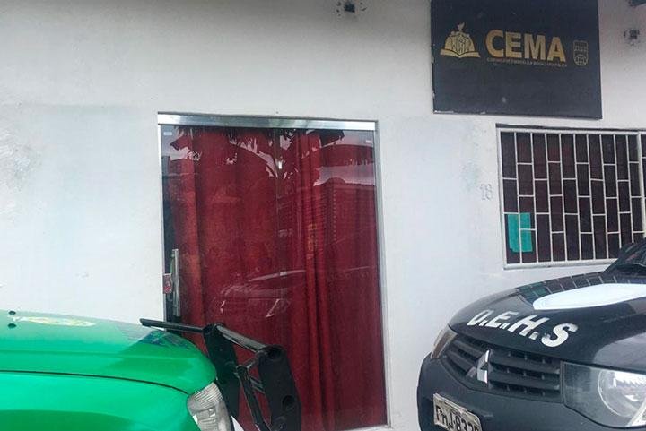 Manaus – O pedreiro Joceli de Sousa Santos, 30, foi executado com 12 tiros, neste domingo (15), por volta das 9h30, dentro de uma igreja na Rua Pequiarana (antiga Rua Santa Helena), na comunidade Nossa Senhora de Fátima, no bairro Novo Aleixo, na Zona Norte de Manaus.