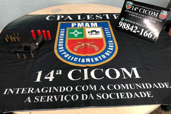 Manaus – Um homem de 32 anos foi preso na noite de sábado (4), por posse ilegal de arma de fogo, no bairro Jorge Teixeira, na Zona Leste de Manaus.