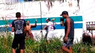 População espanca homem suspeito de roubo em Manaus