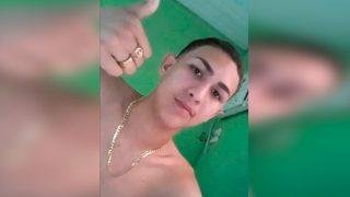 Adolescente é morto a tiros na frente de escola, no bairro Compensa