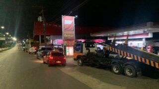 Detran-AM flagra motoristas alcoolizados e remove veículos irregular em Manaus