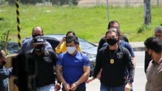 Michael Saboia chega a Manaus sob os gritos de 'assassino’