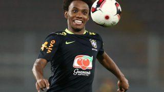 Meia-atacante brasileiro Willian pode trocar Chelsea por Arsenal