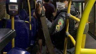 PM frustra assalto a ônibus alternativo na Avenida Autaz Mirim