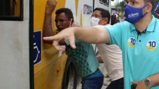 Capitão Alberto Neto prende assaltante de ônibus durante bandeiraço