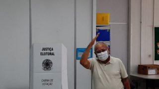 "Será a vitória do povo", diz Amazonino ao votar na Sefaz