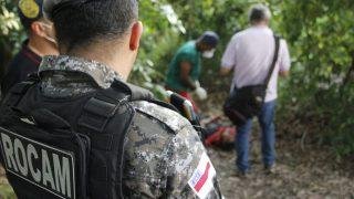 Homem é morto no Zumbi e assassinos deixam recado próximo ao corpo