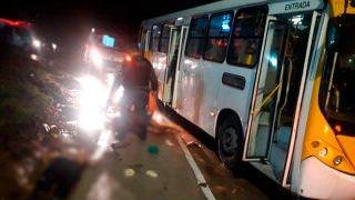 Passageiros reagem assalto a ônibus e matam assaltante em Manaus