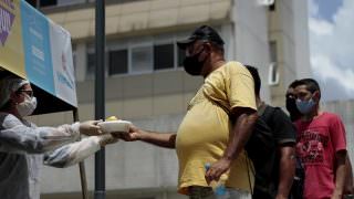 Famílias de pacientes internados em hospitais públicos recebem alimentos